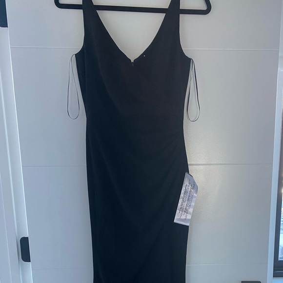 NEW Dress the Population Jordan Faux Wrap Ruched Side Front Slit Gown in Black - Picture 7 of 11